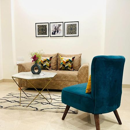 Bluo 1Bhk - Dlf Cybercity, Balcony, Lift, Parking غورغاون المظهر الخارجي الصورة