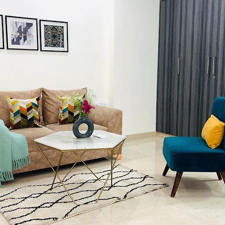 Bluo 1Bhk - Dlf Cybercity, Balcony, Lift, Parking غورغاون المظهر الخارجي الصورة